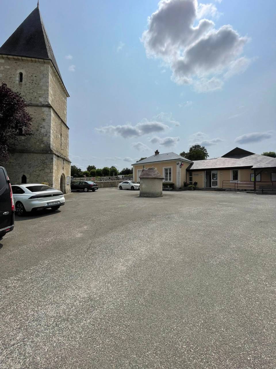 place du village avant